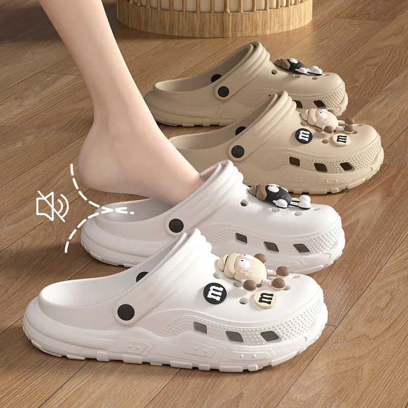 Kreuz-Clogs mit Charms – Bequeme Hausschuhe für die ganze Familie