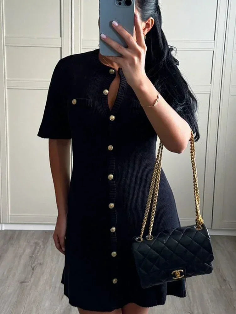 Elegantes Rippstrick-Kleid mit Hoher Taille – Trendy & Feminin