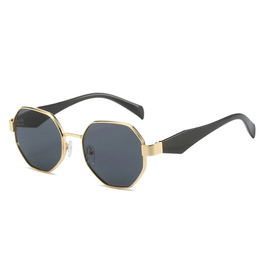 New Retro Sonnenbrille – Luxus & Style vereint! Polygonales Metallgestell, edles Design & UV400-Schutz für maximalen Komfort. Perfekt für Männer & Frauen, die Trends setzen. Gönn dir den Designer-Look – jetzt zuschlagen!