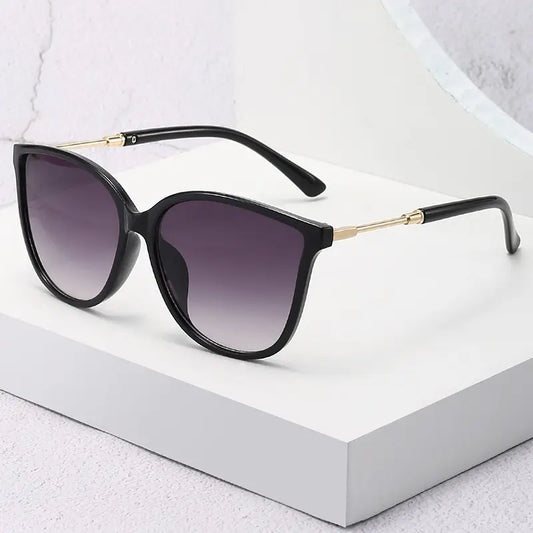 Vintage Cat-Eye Sonnenbrille – pure Eleganz & Retro-Charme! Stylisches Design, verspiegelte Gläser & UV400-Schutz für perfekte Sicht. Perfekt für Fashionistas, die ein Statement setzen. Hol dir den ultimativen Glamour-Look jetzt!