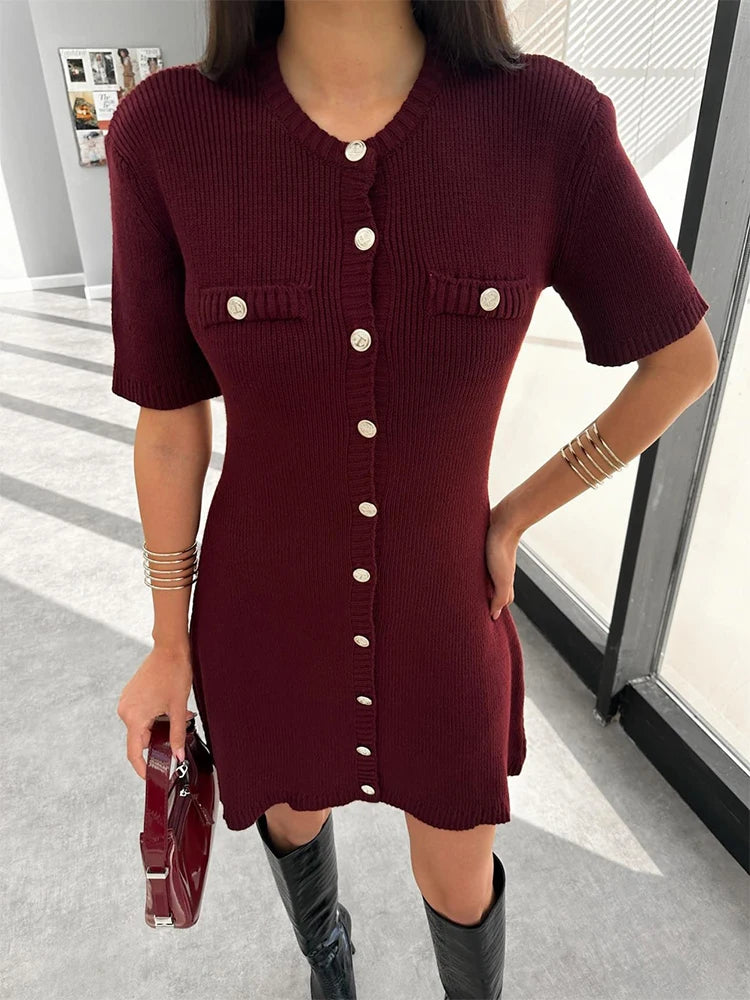 Elegantes Rippstrick-Kleid mit Hoher Taille – Trendy & Feminin